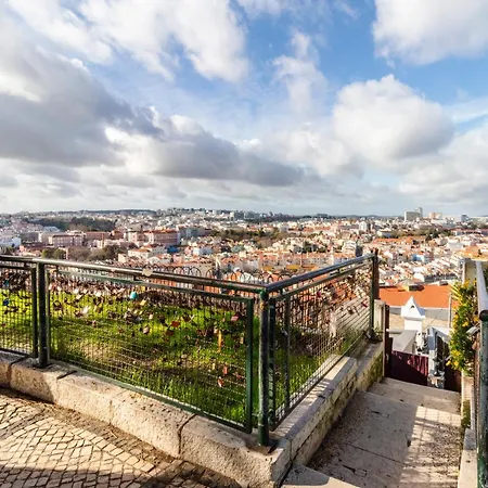 Panorama Apartment *