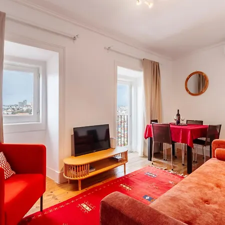 Panorama Apartment *